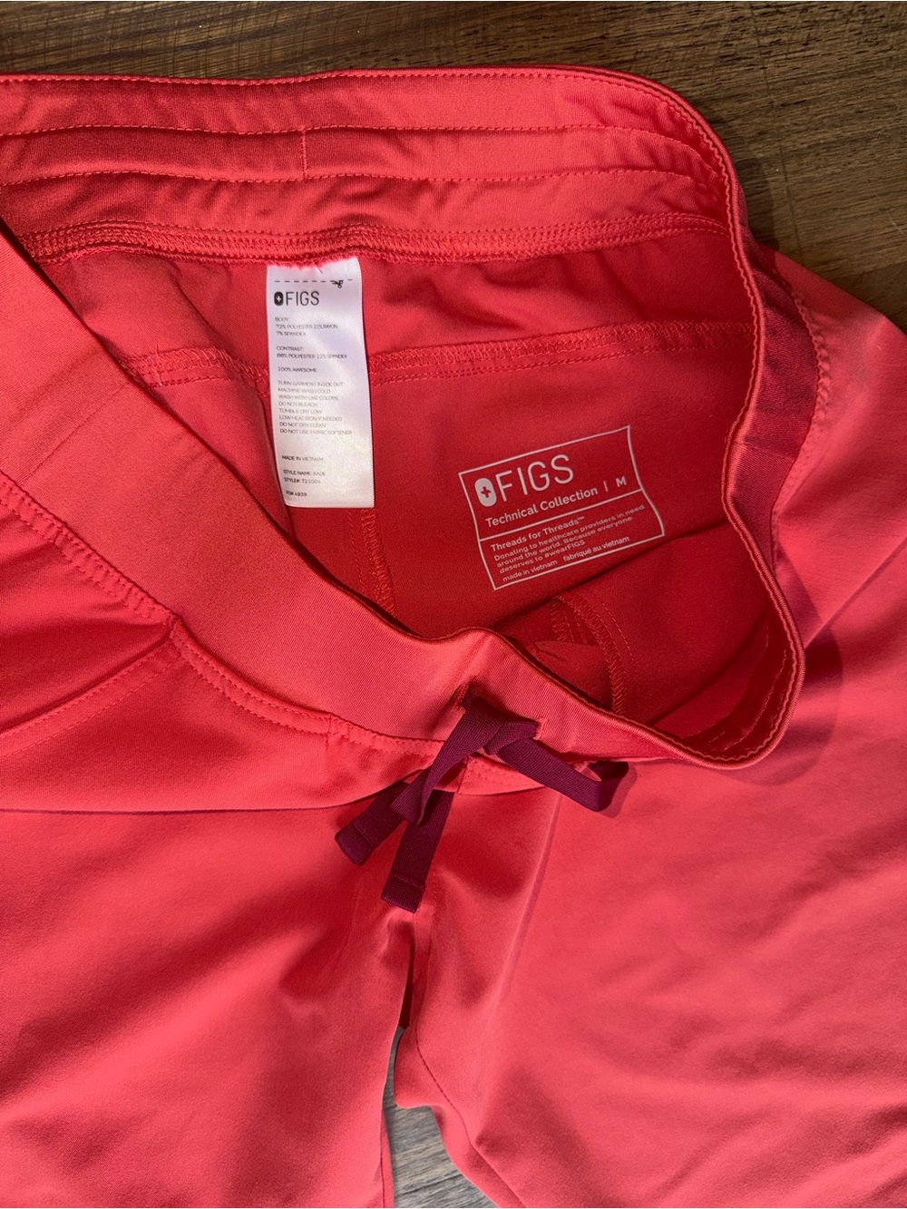 Figs Coral Red Scrub Set - V-Neck Top & Pants - Picture 4 of 4